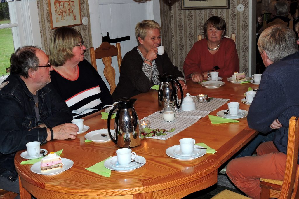 En klassisk fika i Tiansgården....